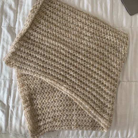 Scarf - Picture 3 of 4